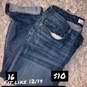 Levi Strauss Midrise capris